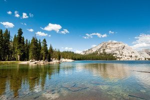 tenaya lake in yosemite national park, california, usa